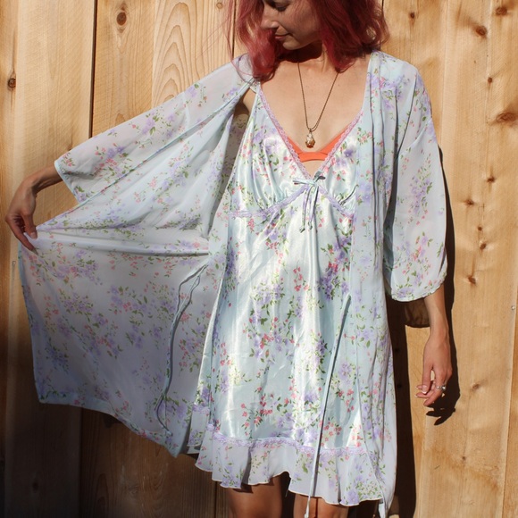 Vintage Floral 2 Piece Slip Dress π + Sheer Robe - Picture 13 of 16